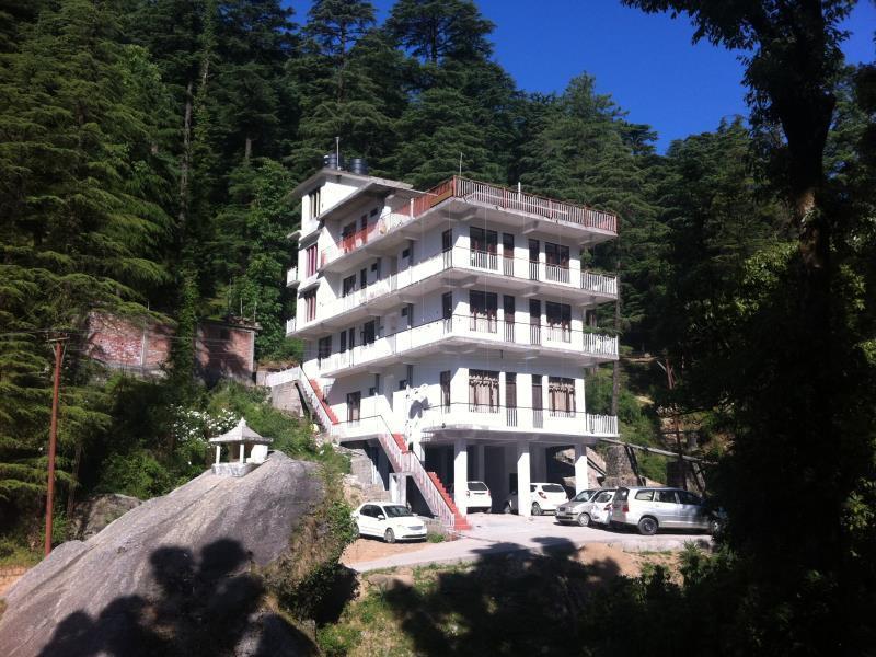 Oyo 1153 The Oak Valley Dharamshala Exterior photo